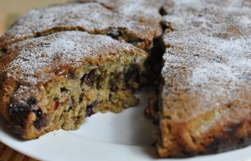 1. Этап. Коврижка с вареньем и заваркой: Готовой коврижке с вареньем и заваркой дайте остыть, подавать можете, посыпав сахарной пудрой.