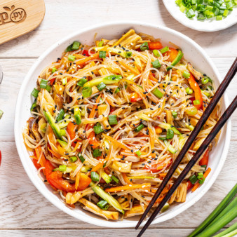 Фунчоза с вешенками и овощами