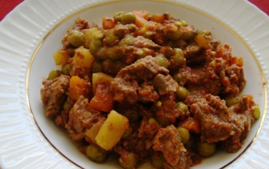 1. Этап. Кебаб в пергаменте: Готовый кебаб в пергаменте выкладываем на тарелку и подаем к столу.