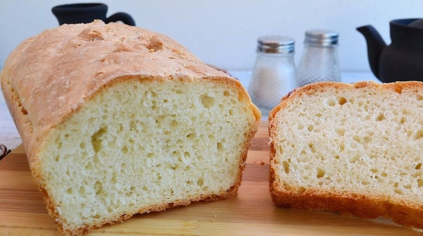 1. Этап. Хлеб обычный: Запекайте хлеб при 180 градусах в течение 35-45 минут. Остудите выпечку и пробуйте.