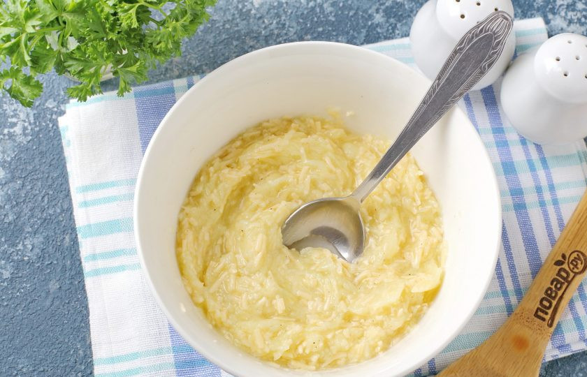 1. Этап. Хачапури из кабачков: Хорошо всё перемешайте.