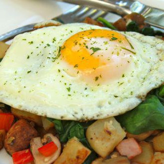 Яичница с грибами на завтрак