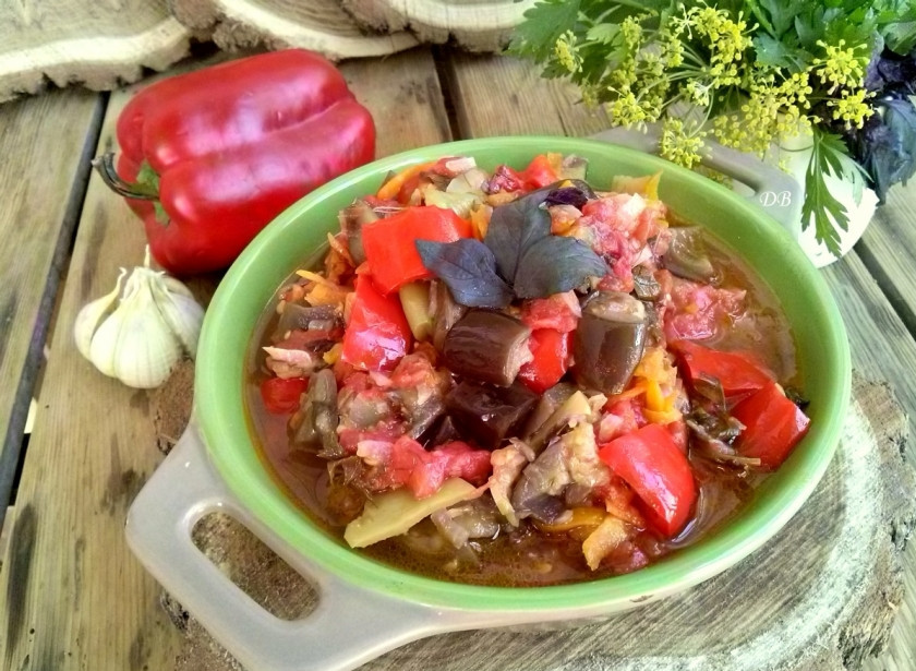 1. Этап. Аджаб сандал: Накройте крышкой, снимите с огня и дайте настояться 30 минут. Аджаб сандал можно подавать как горячим, так и холодным. Приятного аппетита!