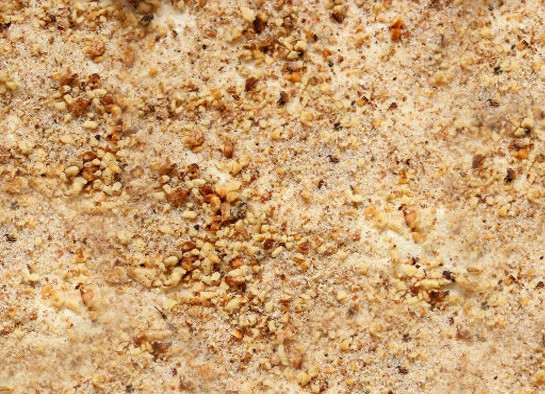 1. Этап. Ленивая пахлава из лаваша: 5. Затем посыпаем верхний лаваш, смазанный маслом, ореховой начинкой. Начинку накрываем лавашом и снова смазываем его сливочным маслом и посыпаем ореховой массой. Так делаем еще 5 раз.