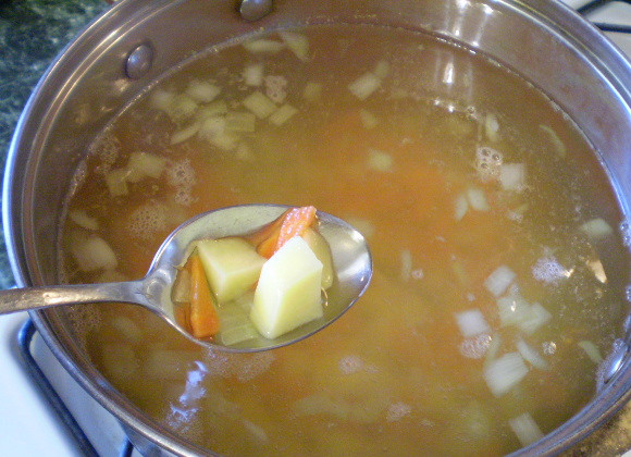 1. Этап. Простой и быстрый суп: 6. Попробуйте на соль, если надо, добавьте.