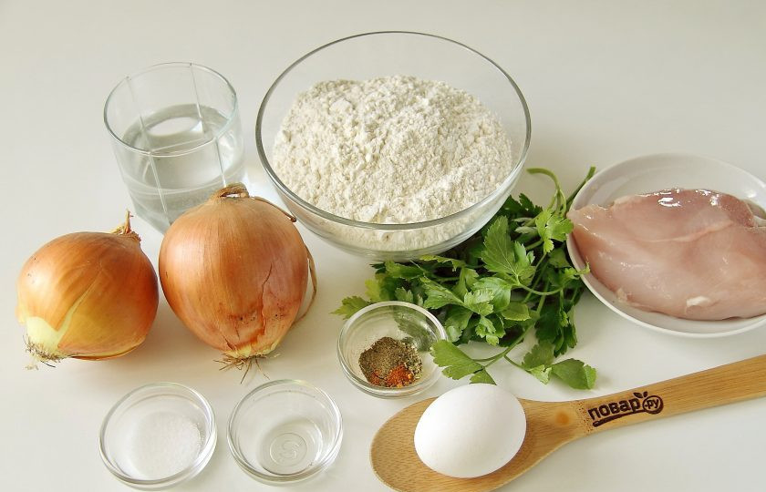 1. Этап. Диетические чебуреки: Подготовьте все ингредиенты.