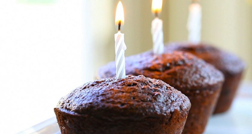 1. Этап. Маффины Двойной шоколад: 7. Потом понизьте температуру до 190 градусов. Запекайте маффины ещё 20 минут. Приятного чаепития!