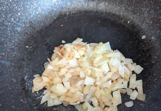 1. Этап. Шведские котлеты со свеклой из индейки: Обжариваем до золотистости на масле.