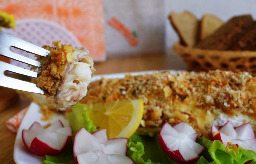 1. Этап. Запеченная рыба под хрустящей корочкой: Подавайте с любимым гарниром, свежими овощами и долькой лимона. Приятного аппетита!