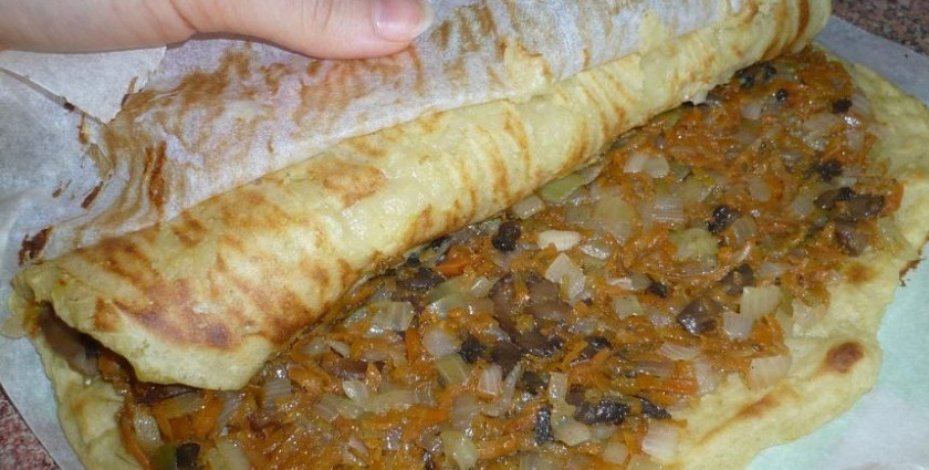 1. Этап. Вегетарианский рулет: Аккуратно закрутите рулет и выпекайте еще минут 15. Вот и вегетарианский рулет готов. Приятного аппетита!