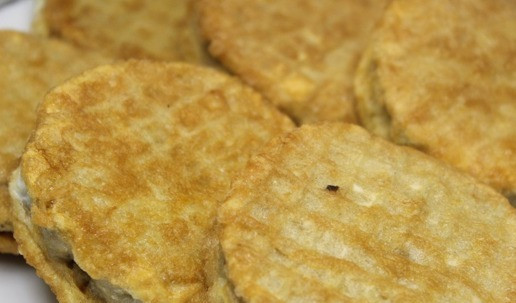 1. Этап. Биточки из индейки с грибами: Выкладывать на бумажное полотенце.