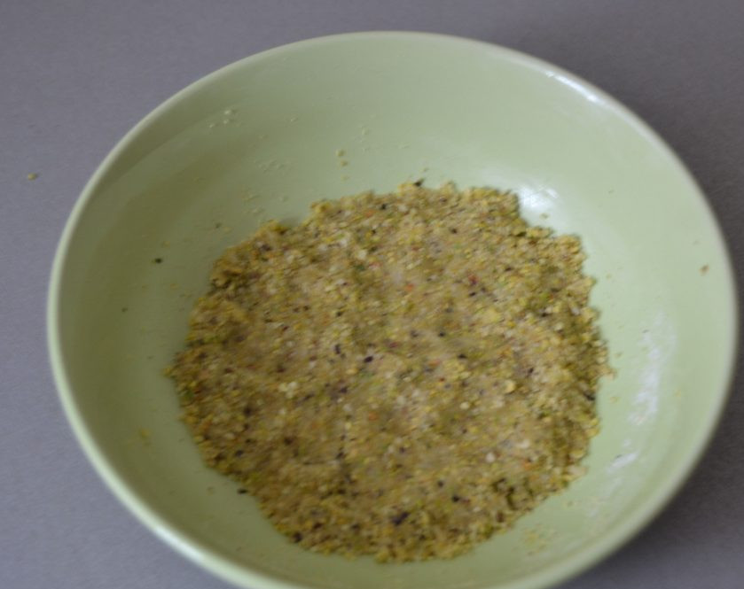 1. Этап. Фисташковые эклеры: Смешайте все ингредиенты до получения однородной массы.