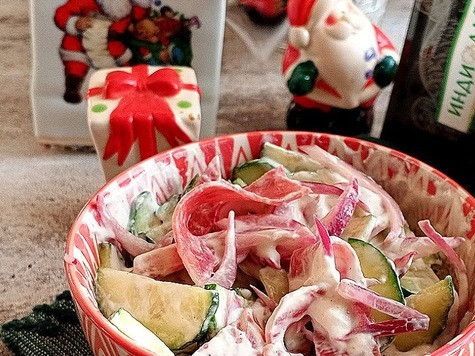 1. Этап. Огуречный салат с сыровяленой индейкой: Перемешиваем и подаём салат сразу же.