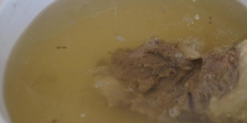 1. Этап. Борщ красный из баранины: 1. Из баранины делаем бульон, как обычно. Кипятим, снимаем пену, и солим по вкусу.