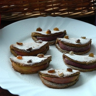 Печенье из гречнево-овсяной муки с яблоком