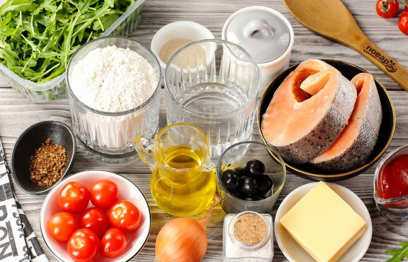 1. Этап. Пицца с рыбой: Подготовьте все ингредиенты.