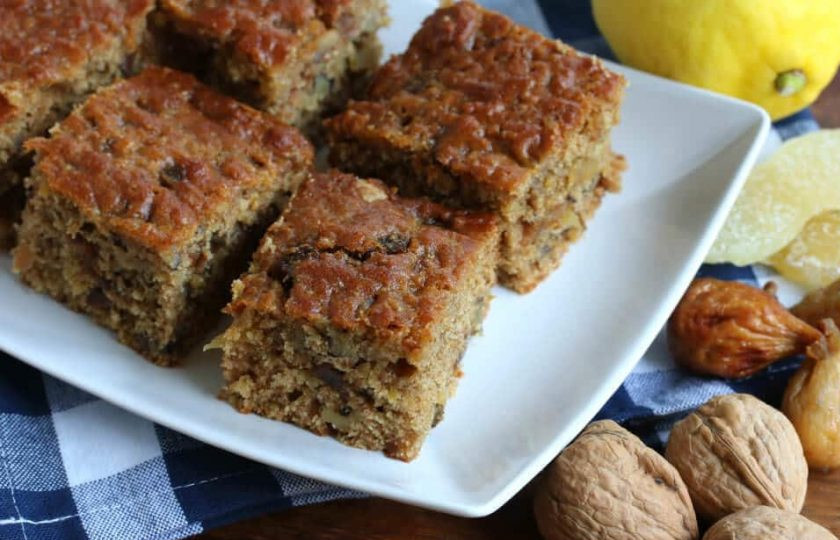 1. Этап. Пирог из пшенной каши: 10. Нарежьте пирог кусочками и подавайте к столу, можно еще теплым или уже после остывания.