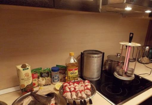 1. Этап. Шашлык из осетра: Подготавливаем огонь, угли или, в моем случае, разогреваем инфрокрасную печку и готовим шашлык, не забывая переварачивать шампуры. Рыба готовится достаточно быстро!