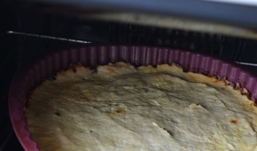 1. Этап. Курино-творожный торт: Мне понадобилось 50 минут для выпекания. Ориентируйтесь на свою духовку. Корж остудить.