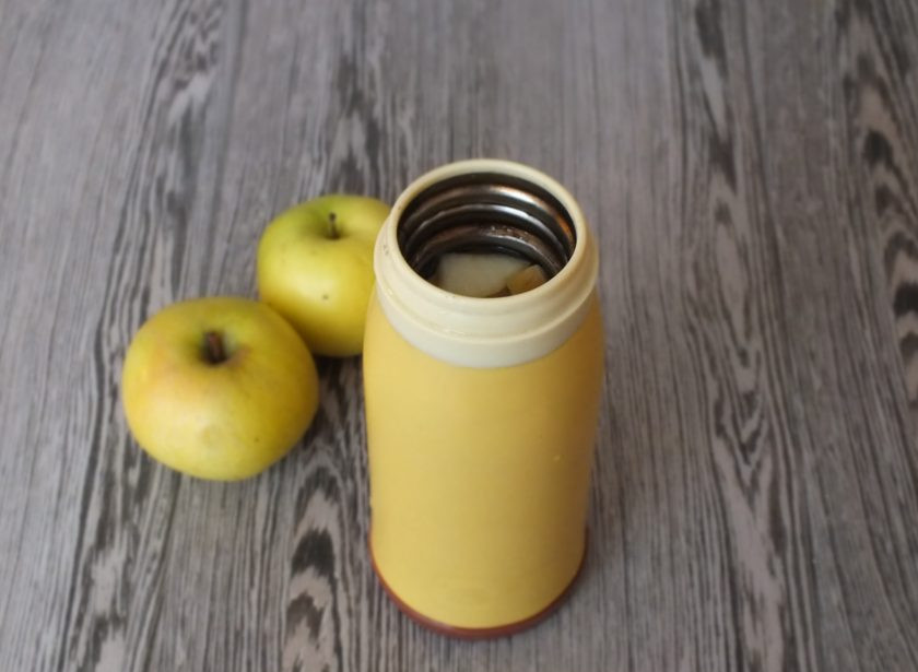 1. Этап. Чай из боярышника: Долейте кипятком до полного термоса. Закройте крышкой и оставьте на 6 часов. По истечении времени, напиток готов.