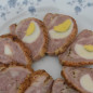 Мясной рулет с яйцом