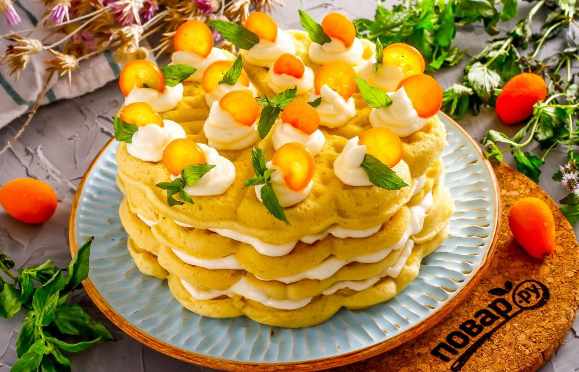 1. Этап. Торт из венских вафель: Украсьте десерт по своему вкусу фруктами и мятой, подайте его к столу с чаем, кофе.