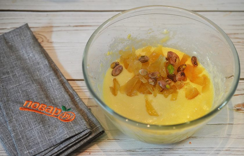 1. Этап. Печенье с грушами, фисташками и имбирем: 5. Добавьте в тесто.