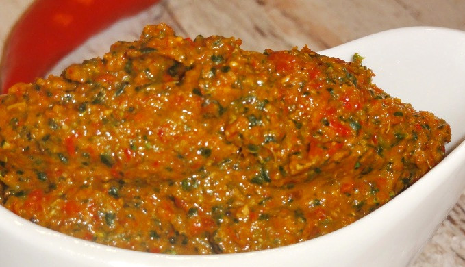 1. Этап. Абхазская аджика: Готовую аджику можно кушать сразу или разложить ее по баночкам и поставить на хранение в холодильник. Приятного вам аппетита!