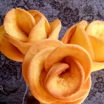 Розочки из бисквитного теста