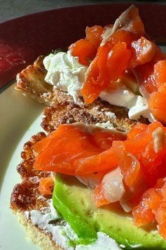 1. Этап. Овсяный блин. Зимний завтрак: Ну а что овсоблин то? Да ничего особенного. Практически овсяное печенье классическое получилось, только без сахара. Уж не знаю – что там с пользой какой исключительной, но на вкус ничего особенного.