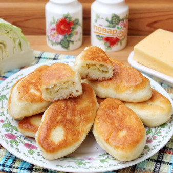 Пирожки с капустой и сыром