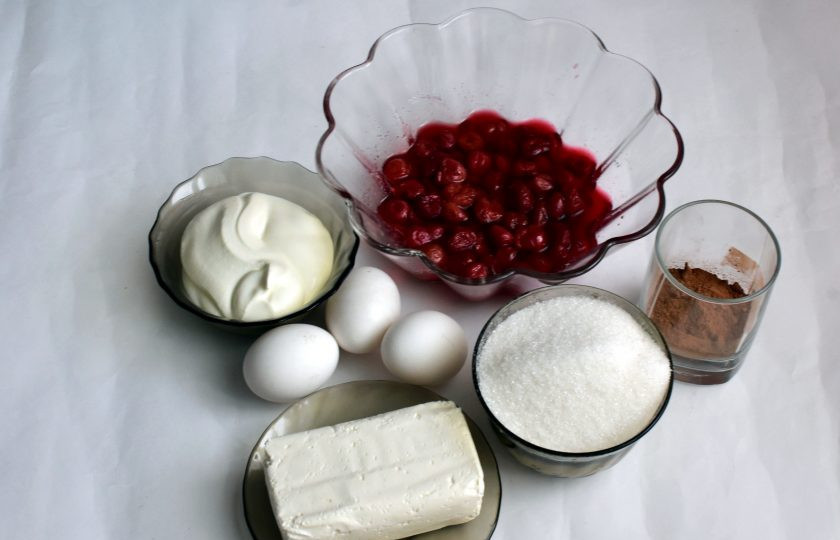 1. Этап. Блинный торт с шоколадной заливкой: Приготовьте продукты для начинки и заливки.