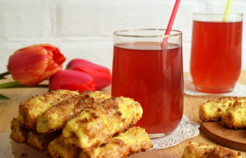 1. Этап. Печенье с ревенем: Выпекайте печенье в течение 25-30 минут. Ориентируйтесь по своей духовке. Остудите и подавайте к столу! Приятного аппетита!