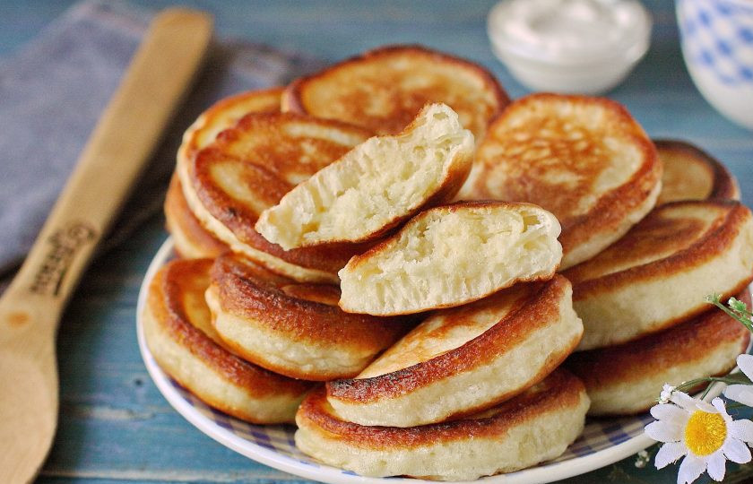 1. Этап. Пышные оладьи на горячем кефире: Пышные оладьи на горячем кефире готовы. Приятного аппетита!