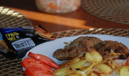 1. Этап. Отбивные с сырной начинкой: Подавать немедленно. Очень вкусно с жареным картофелем.