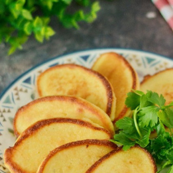 Оладьи из картофельного пюре с манкой