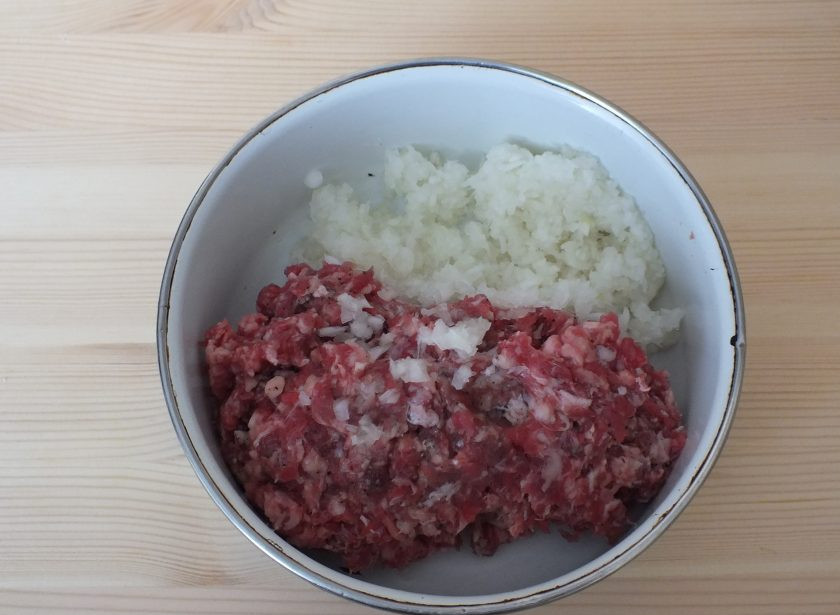 1. Этап. Пельмени с укропом: Пока тесто 