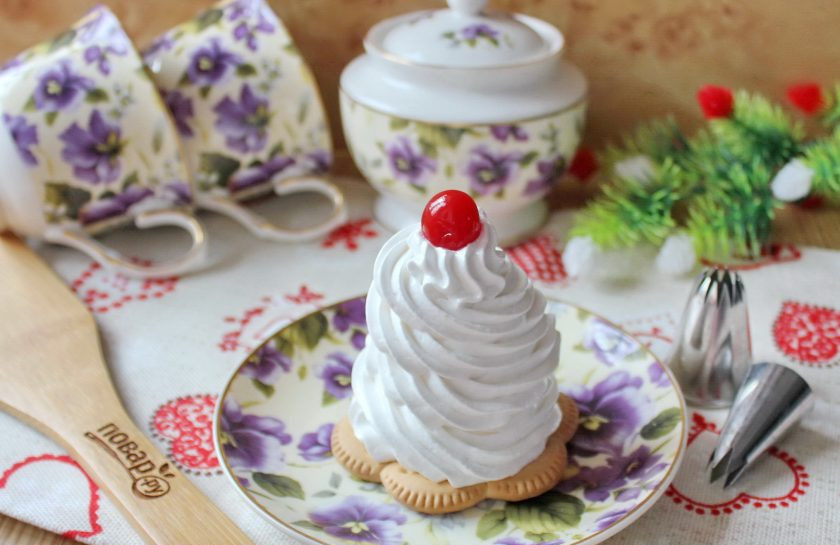 1. Этап. Белковый крем с агар-агаром: Белковый крем на агар-агаре готов. Готовьте с ним десерты, торты и пирожные.