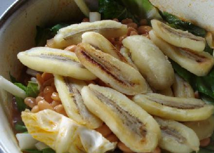 1. Этап. Биф Почеро (Beef Pochero): Добавляем остальные ингредиенты.