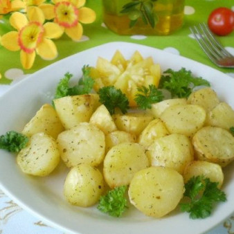 Картофель кусочками в духовке