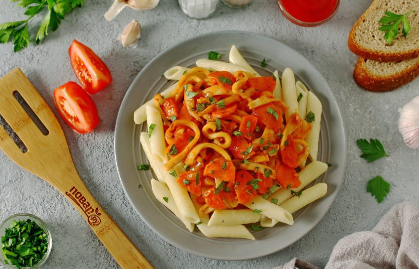 1. Этап. Паста с кальмарами в томатном соусе: Приятного аппетита!