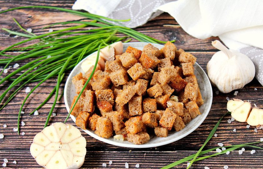 1. Этап. Сухарики в мультиварке: Приятного аппетита!