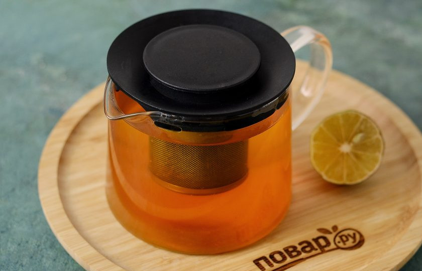 1. Этап. Чай с шафраном: Добавьте в чай сок лайма.