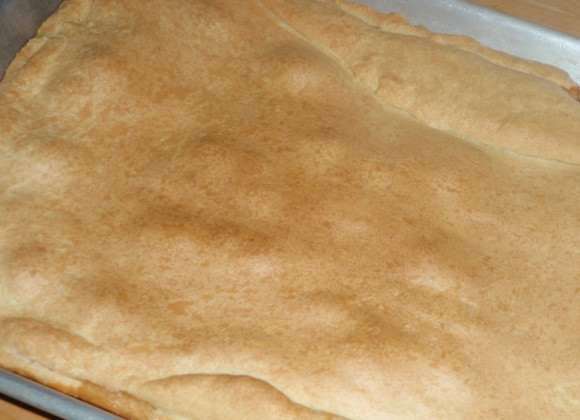 1. Этап. Вкусный пирог с мясом: Выпекаем пирог в разогретой до 180 градусов духовке 40-45 минут, до красивого золотистого цвета.