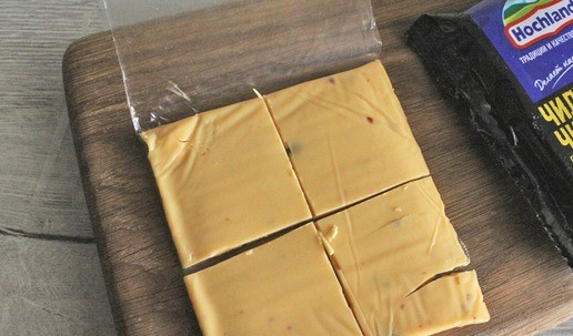 1. Этап. Булочки для бургеров: И разрезать на 4 равные квадратные части.