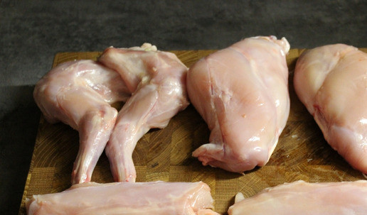 1. Этап. Кролик на гриле в азиатском стиле: и разделываем его.