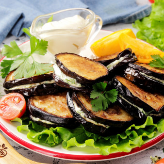 Баклажаны жареные с чесноком и майонезом