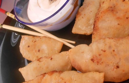 1. Этап. Пельмени во фритюре: Жарьте пельмени по 3 минуты с каждой стороны. Приятного аппетита!