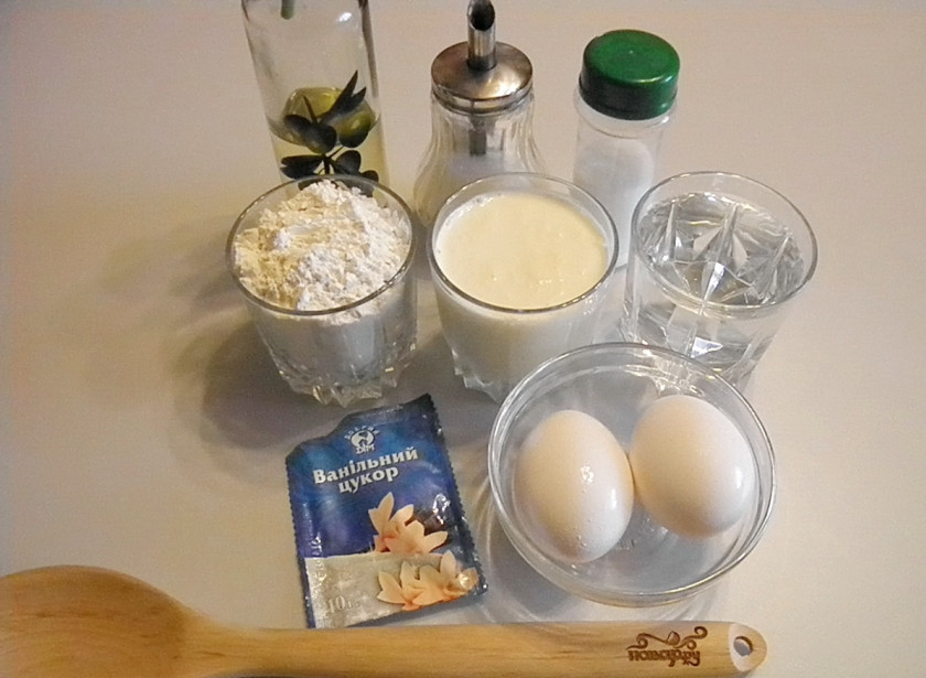 1. Этап. Заварные блины на молоке: Подготовьте продукты для блинов. Отмерьте стакан воды, и поставьте чайник закипать.