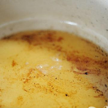 1. Этап. Рёбрышки в томатном соусе: Удалить обжаренные ребрышки ...